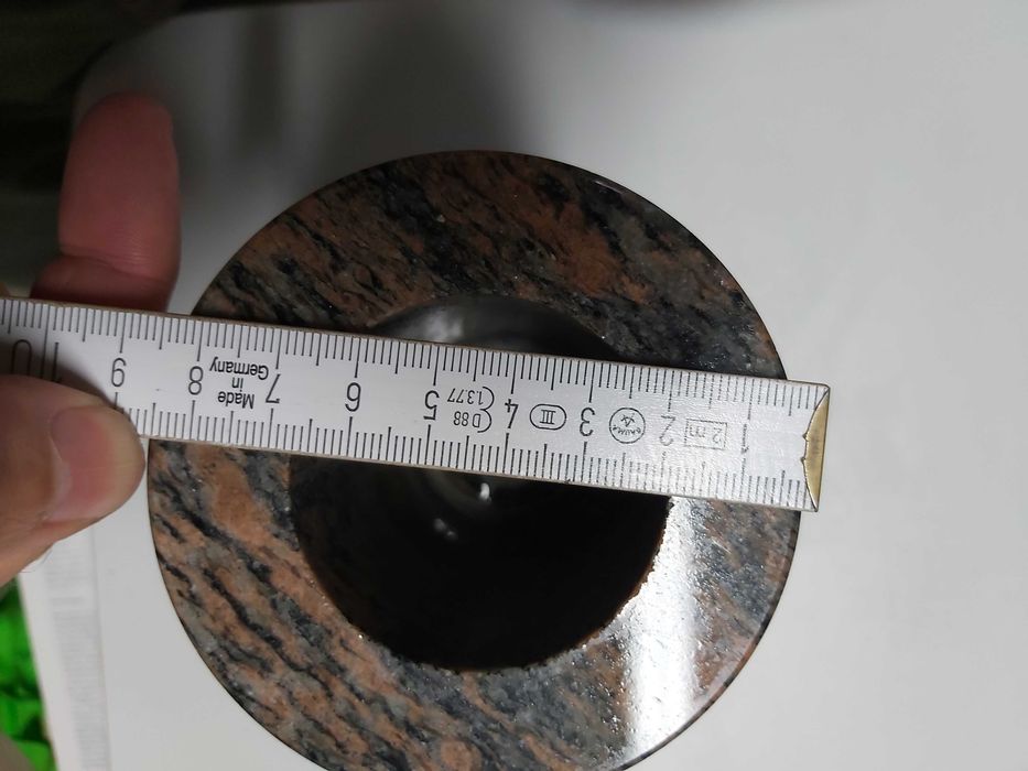 Wazon granitowy, wysokość 18 cm