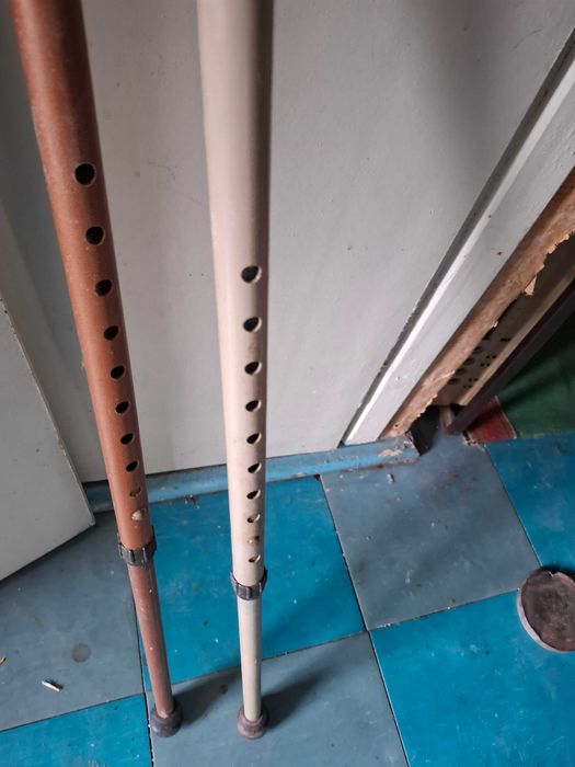 Трость для хотьбы.