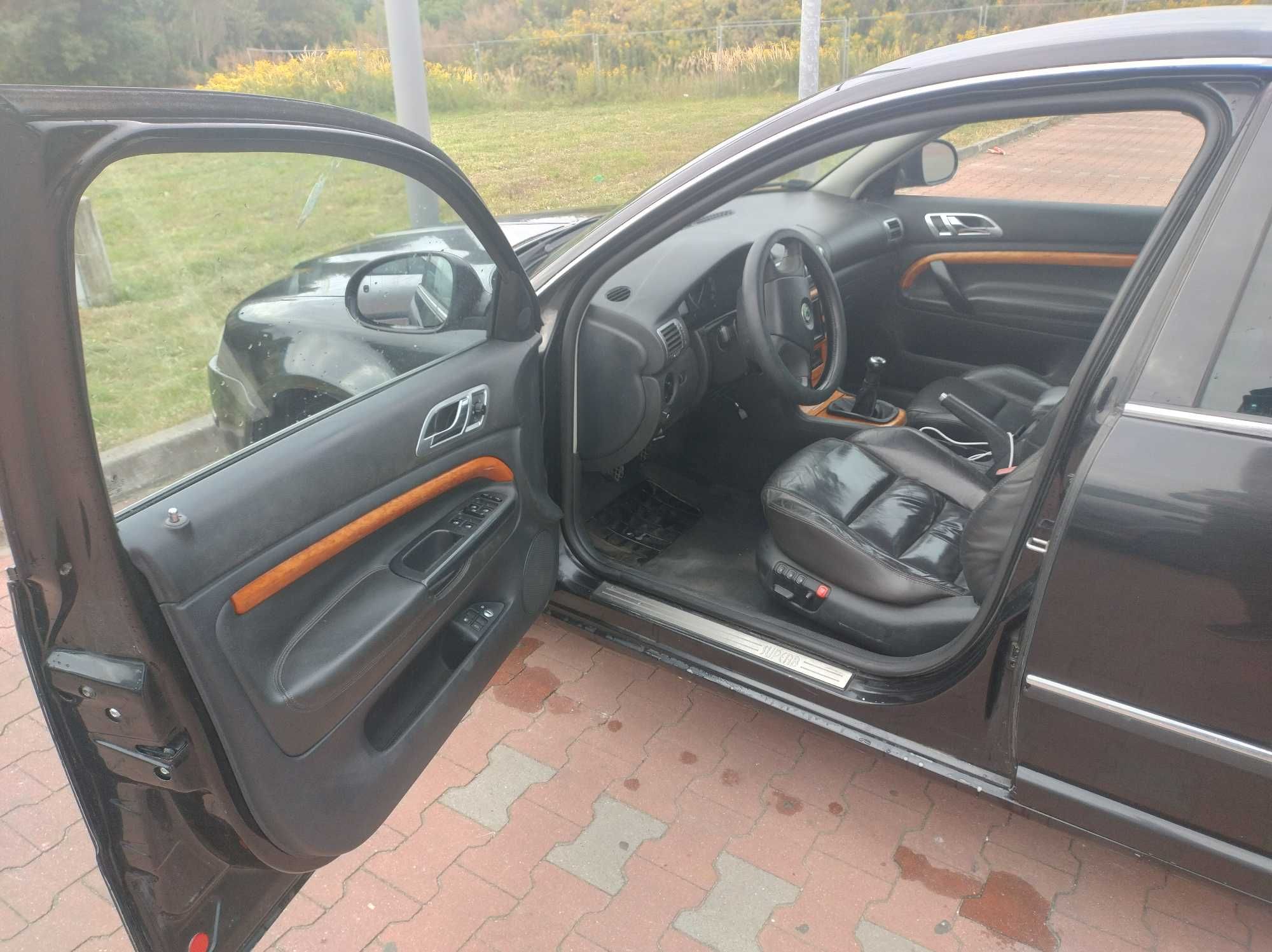 Skoda Superb z LODÓWKĄ! 1,8T, skóra, LPG, PL salon