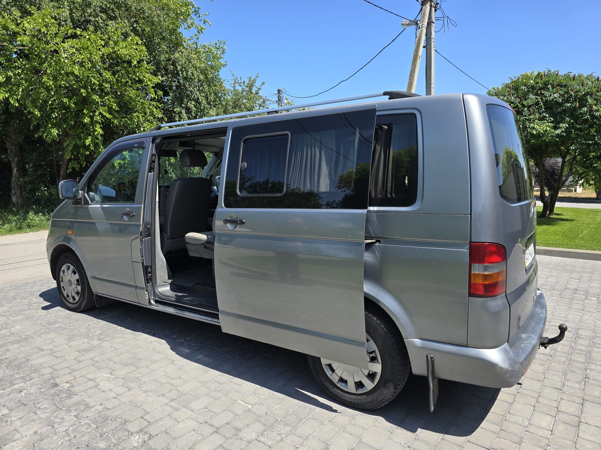 Продам Volkswagen Caravelle 9 мест