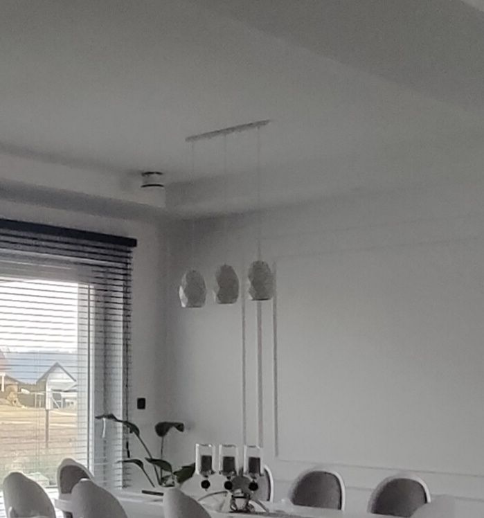 Lampa wisząca biała Harley nad stół do salonu jadalni
