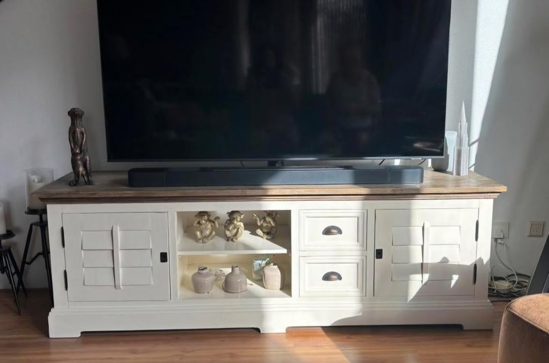 Komoda RTV w stylu prowansalskim