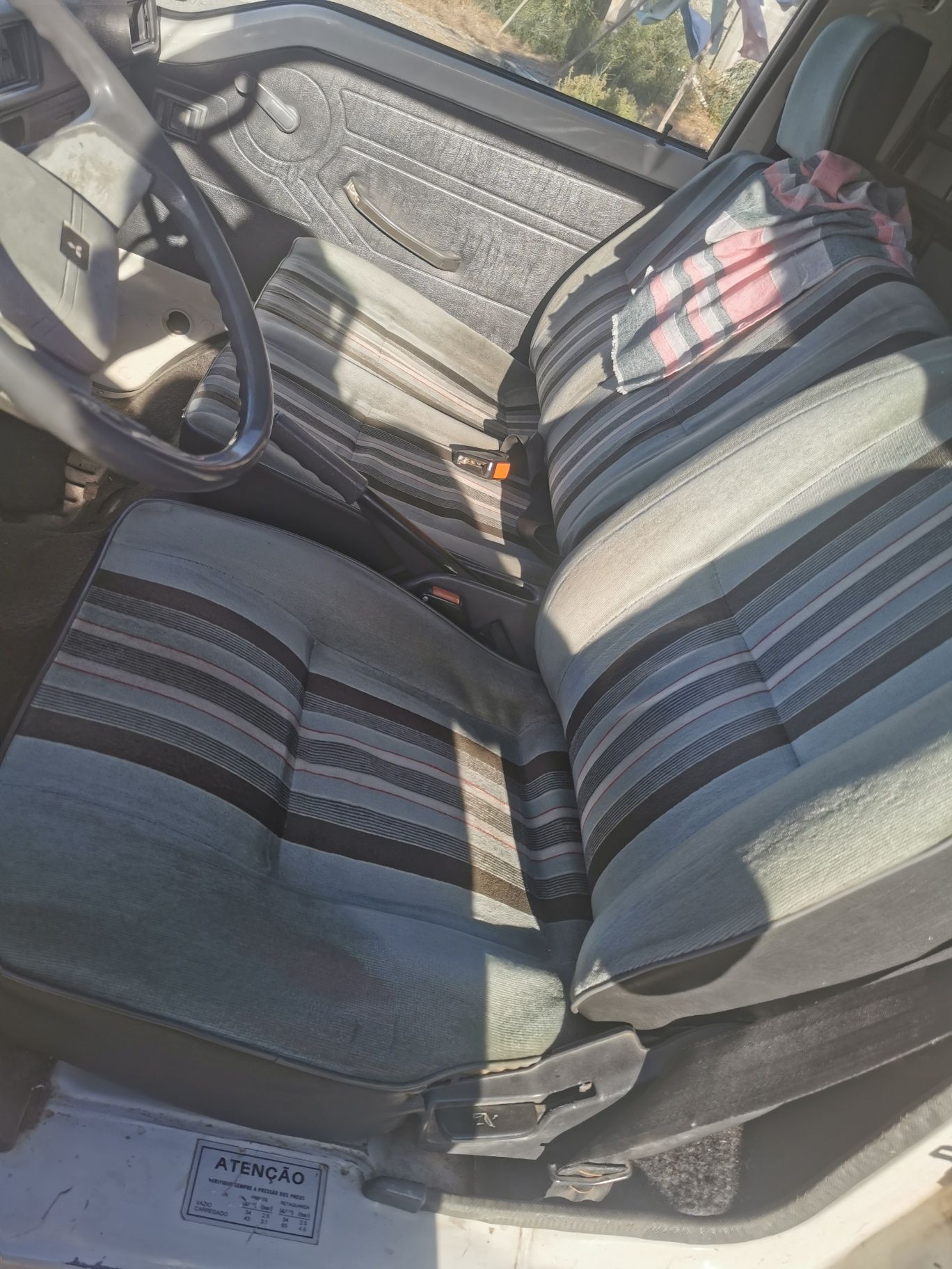 Mitsubishi L300 pronta para o trabalho