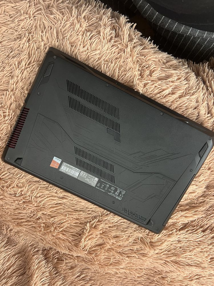 Ноутбук ASUS FX553V
