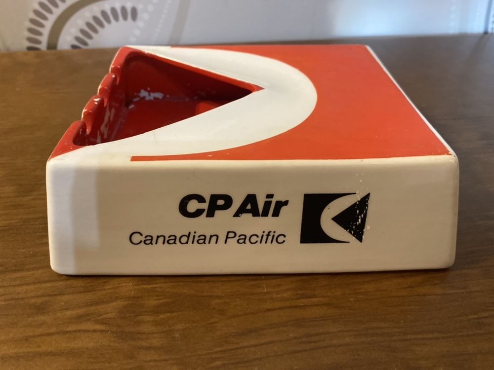 Cinzeiro CP Air - Canadian Pacific em cerâmica