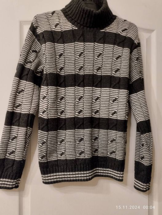 Продам мужской свитер