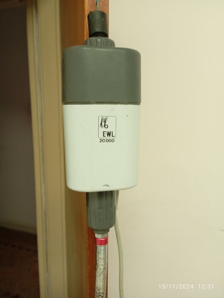 Motor de suspensão para laboratorio de protése dentária