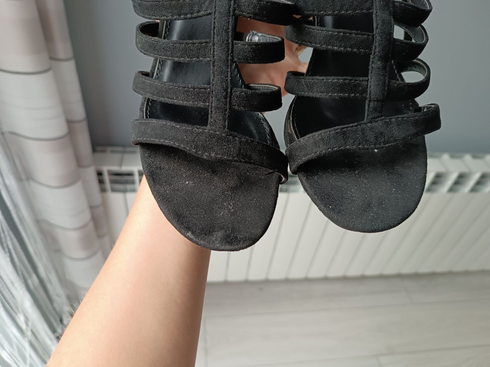 Buty damskie na słupku