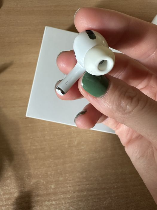 AirPods Pro 1 покоління