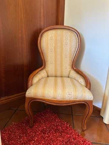 Quarto completo - Cama, Comoda, 2 mesas cabeceira, Roupeiro e Cadeirão