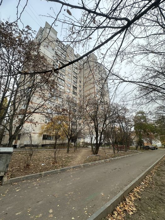 Продам 2-х кімнатну квартиру, ст.м. Олексіївська