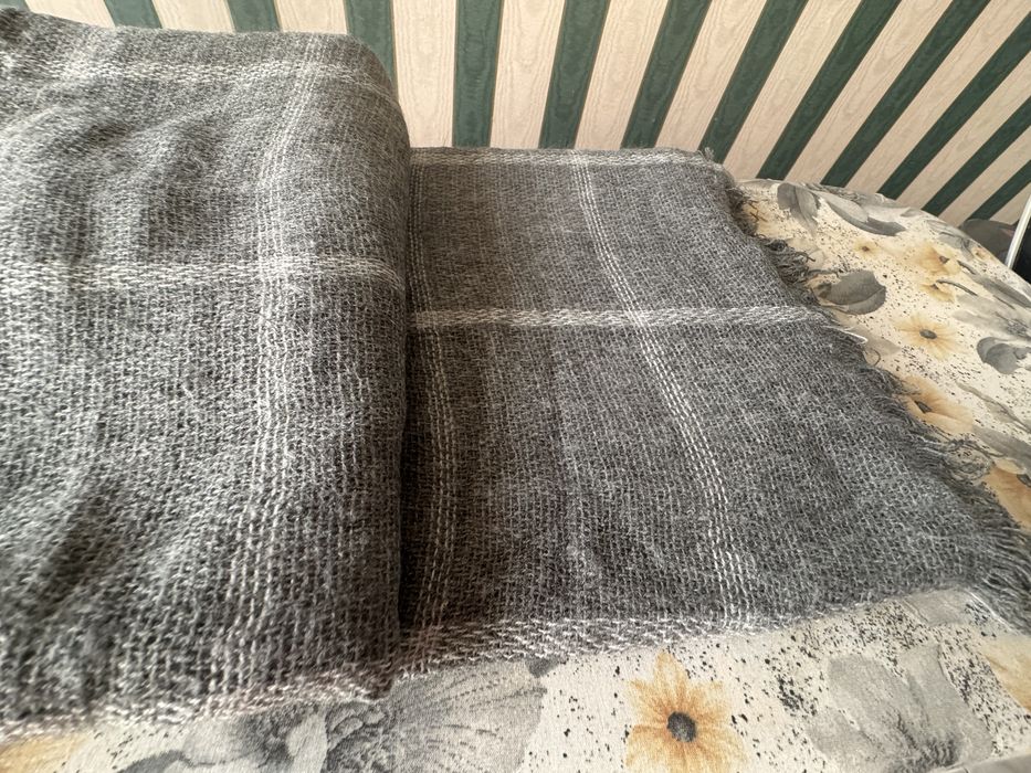 Piekne szale wielokolorowe 3 sztuki kazdy inny duże stan idealny