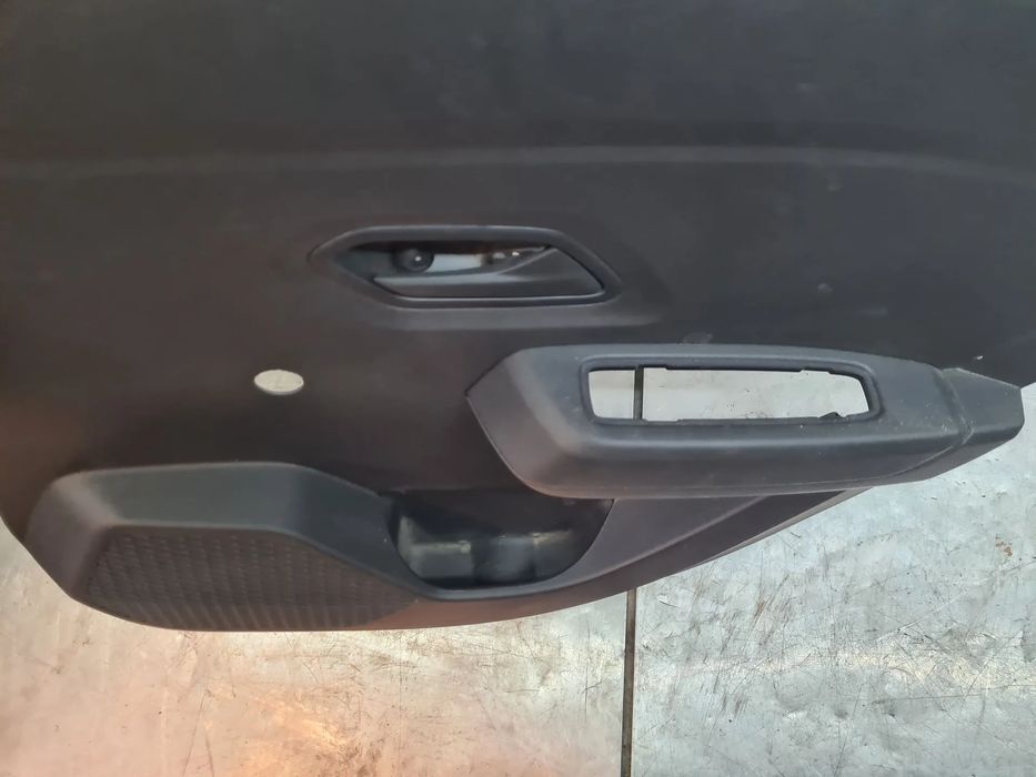 Forra porta / quartela trás direita DACIA Sandero III