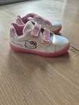 26 sneakersy hello kitty