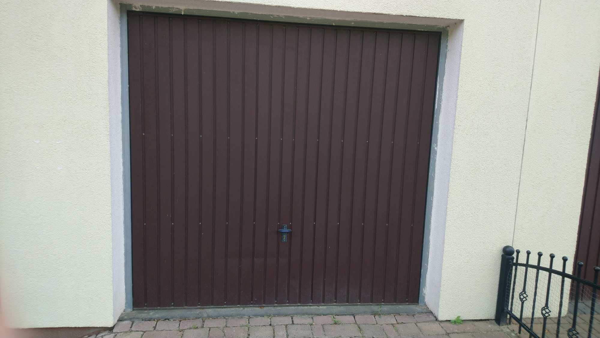 Brama garażowa Wiśniowski