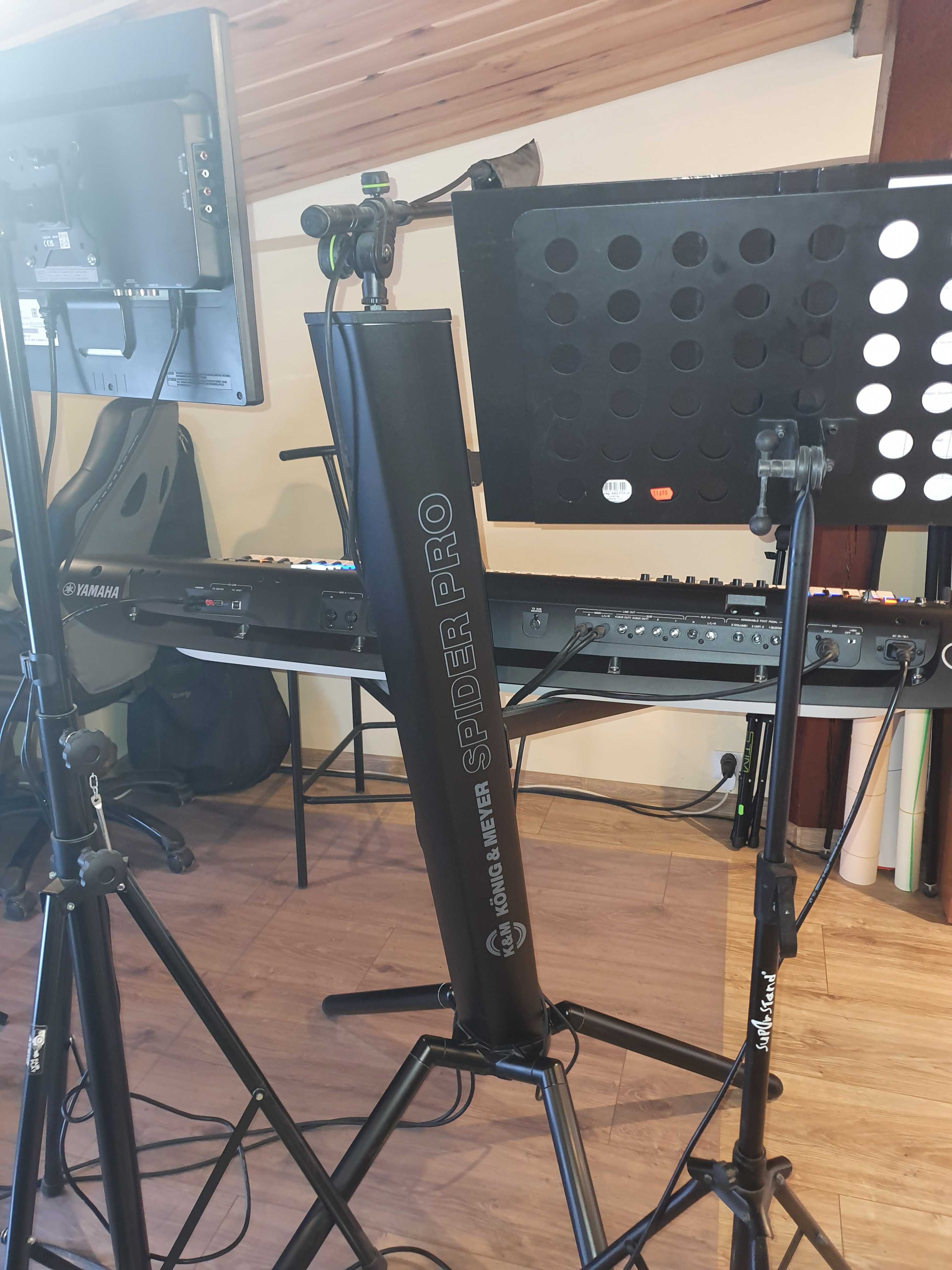 Yamaha Genos 2 w idealnym stanie.