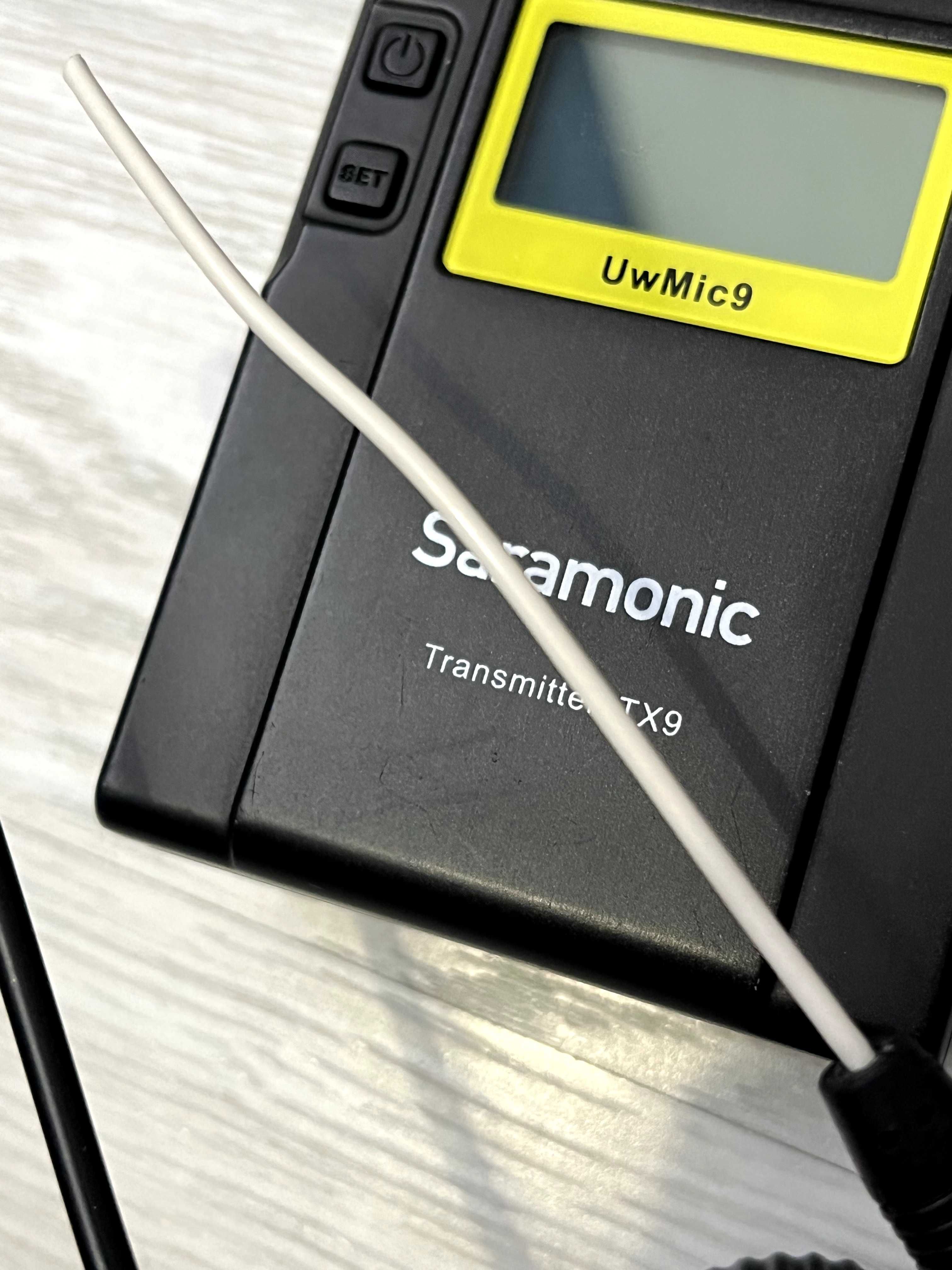 Мікрофонна радіосистема Saramonic UwMIC9 (2 передавача,1 приймач)