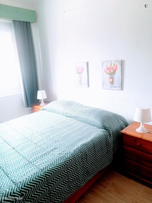 Quarto - localizado em Estrela Lisbon