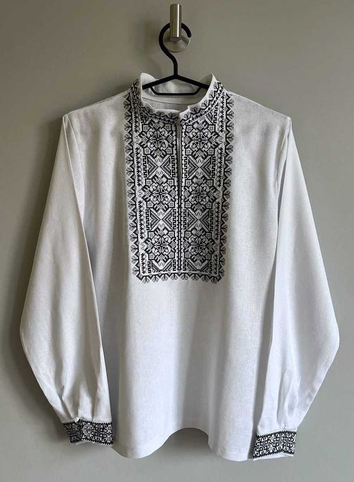 Дитяча вишиванка святкова для хлопчика біла з довгим рукавом для школи