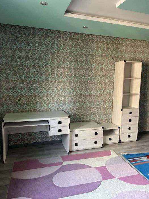 Продам дитячі меблі в кольорі “біле дерево” (комплект)