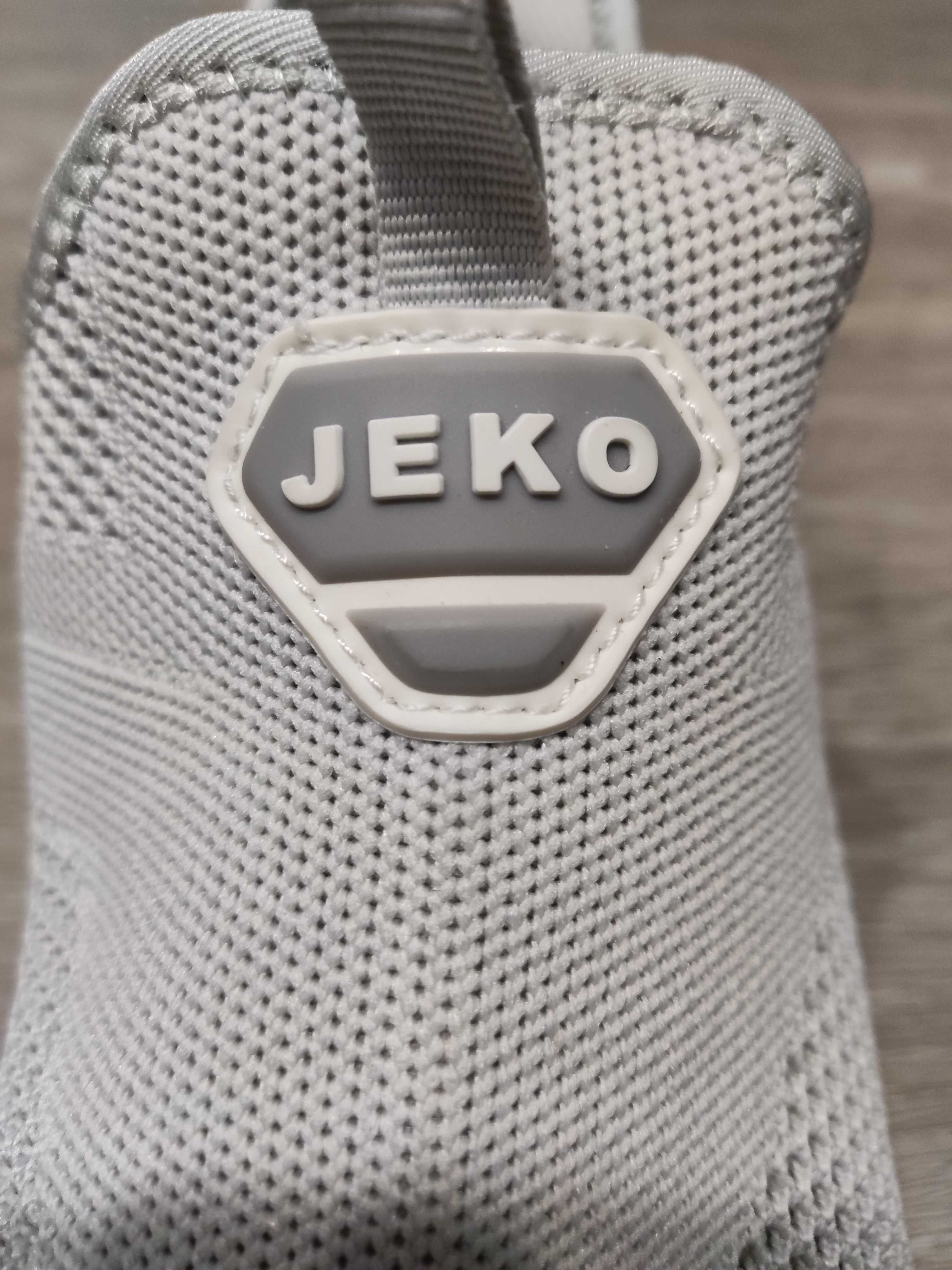 Кроссовки Jeko (размер 43-44)