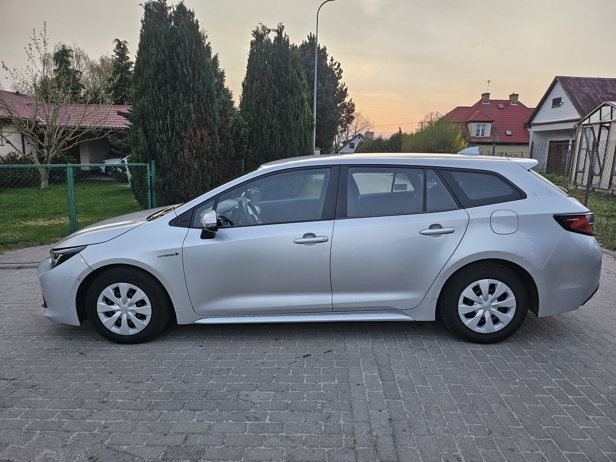 Toyota corolla hybryd 2szt cesja leasingu