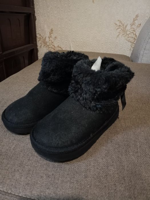 Дитяче взуття для дівчинки