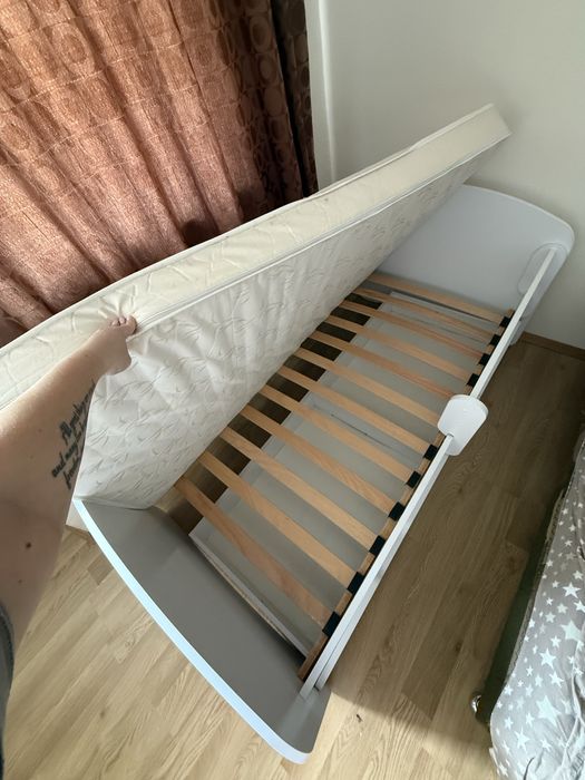 Дитяче ліжко з матрацом