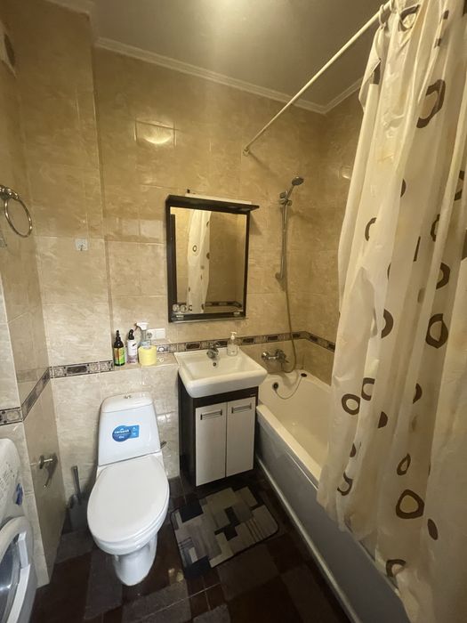 Сдам посуточно без комисссии классную квартиру Таирова Небесной Сотни