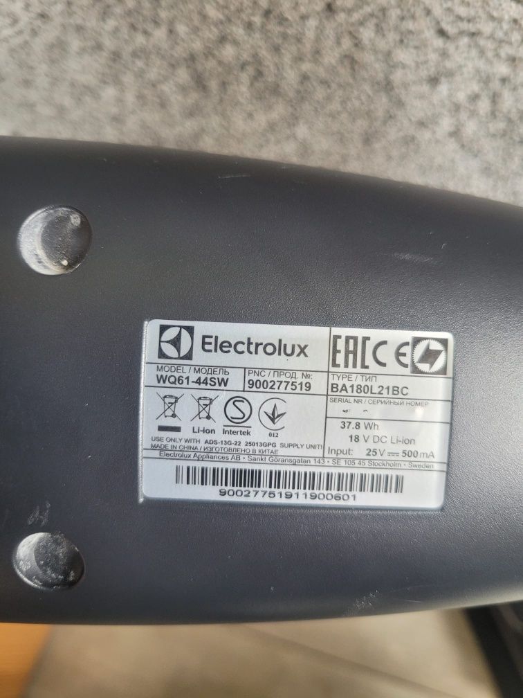 Odkurzacz Electrolux Well Q6 uszkodzona bateria