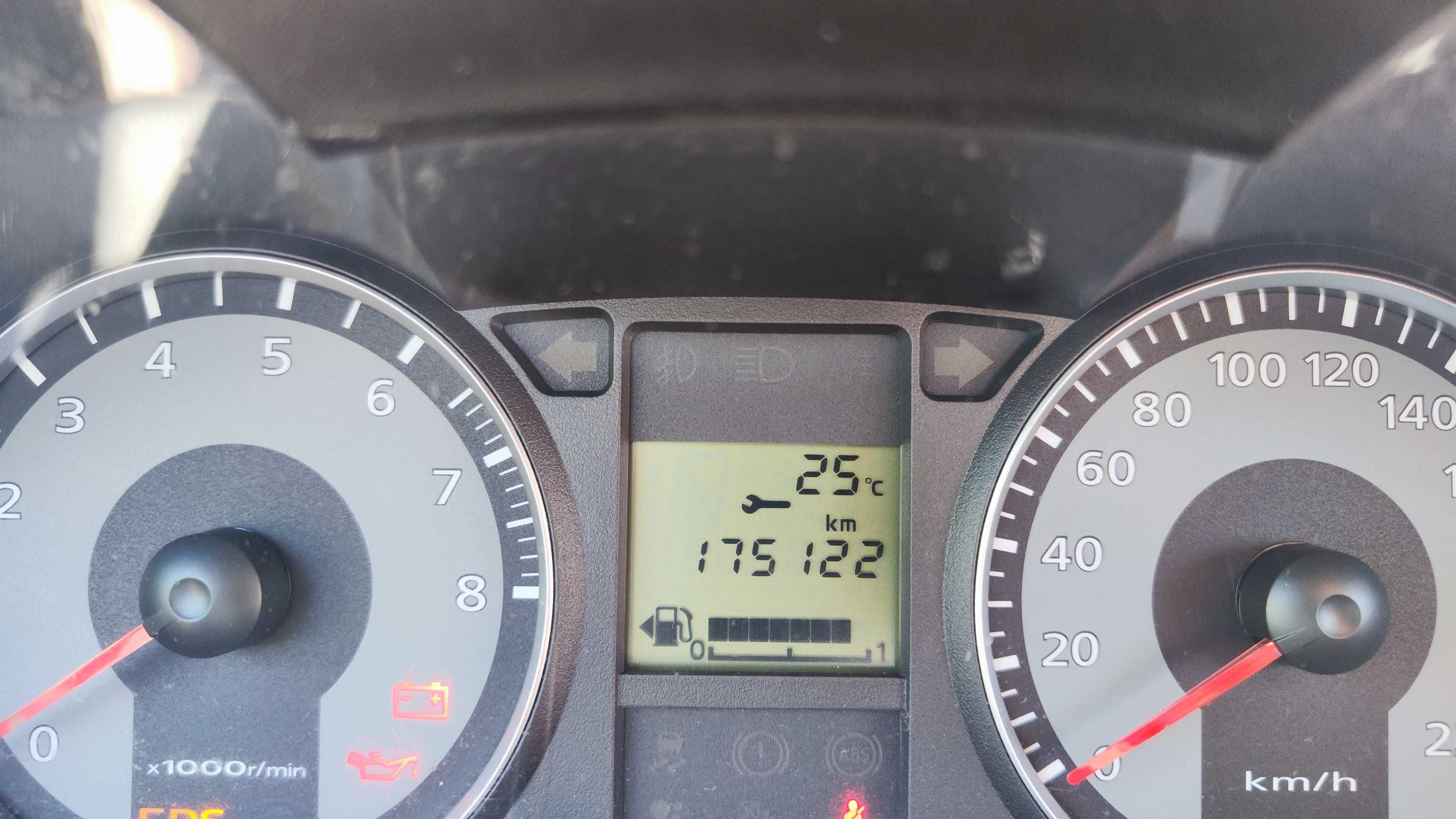 mitsubishi colt 1.3 95 KM -auto po stłuczce