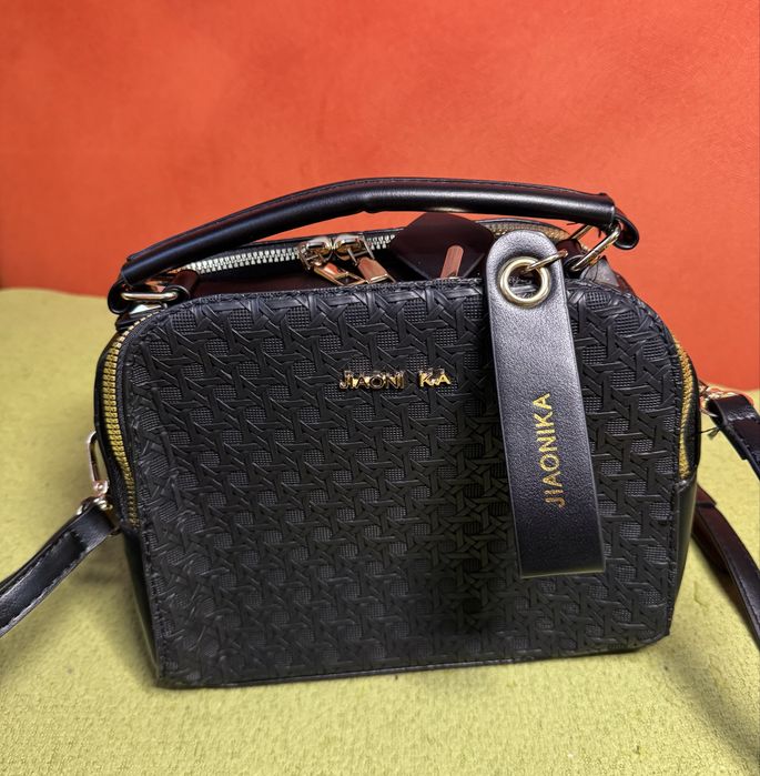 Продам стильну сумочку