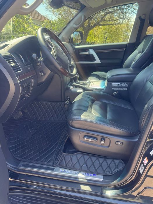 Toyota Land Cruiser 200 дизель автомат