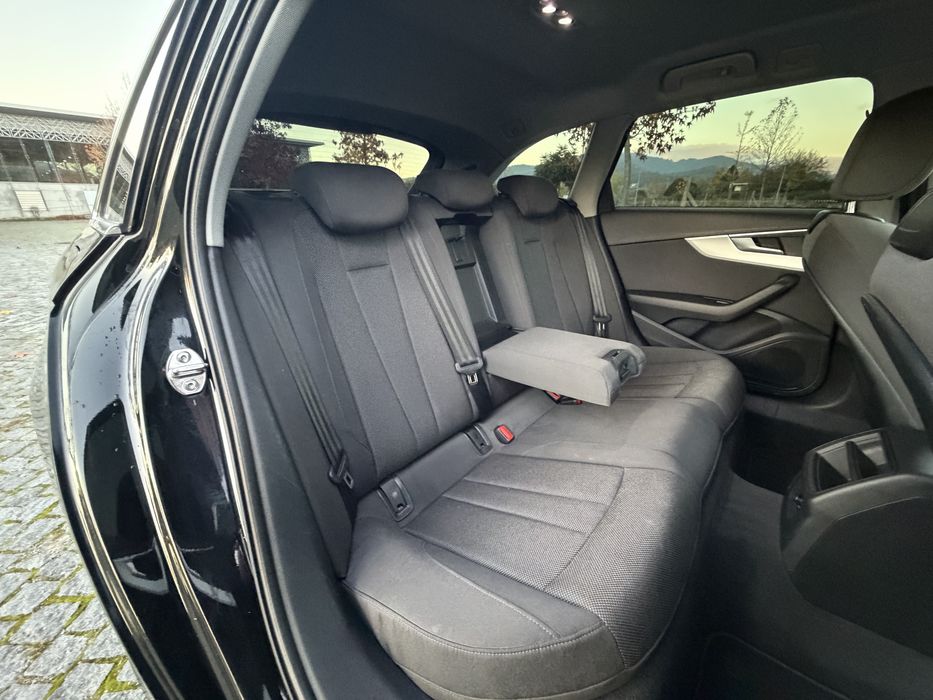 Audi A4 B9 2.0 TDI Advance S-Tronic Look Rs4