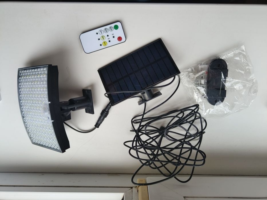 Фонарь на сонячній батареї