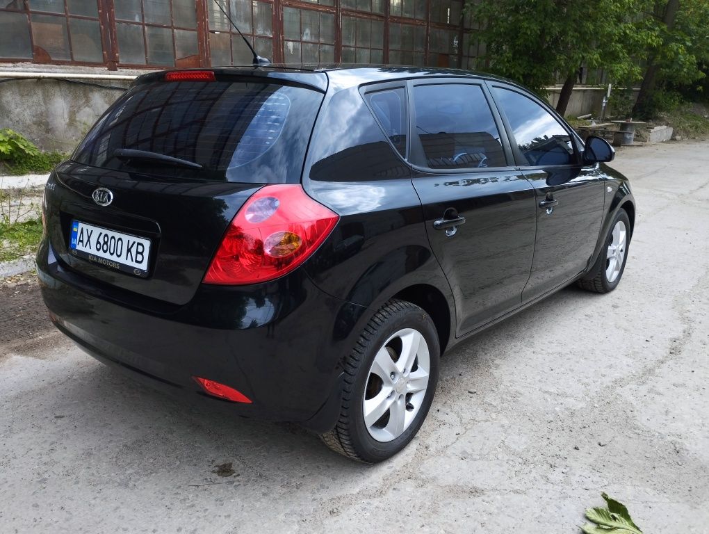 Продам Kia Ceed 2008