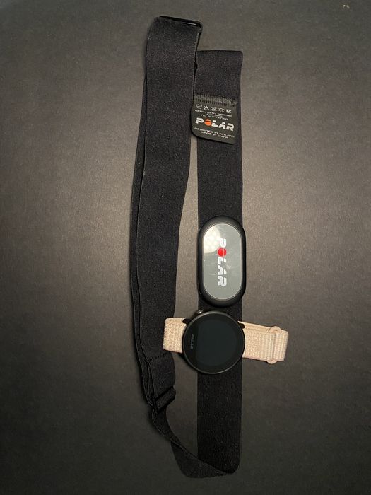 Zegarek sportowy Polar Unite + opaska na klatkę piersiową H9