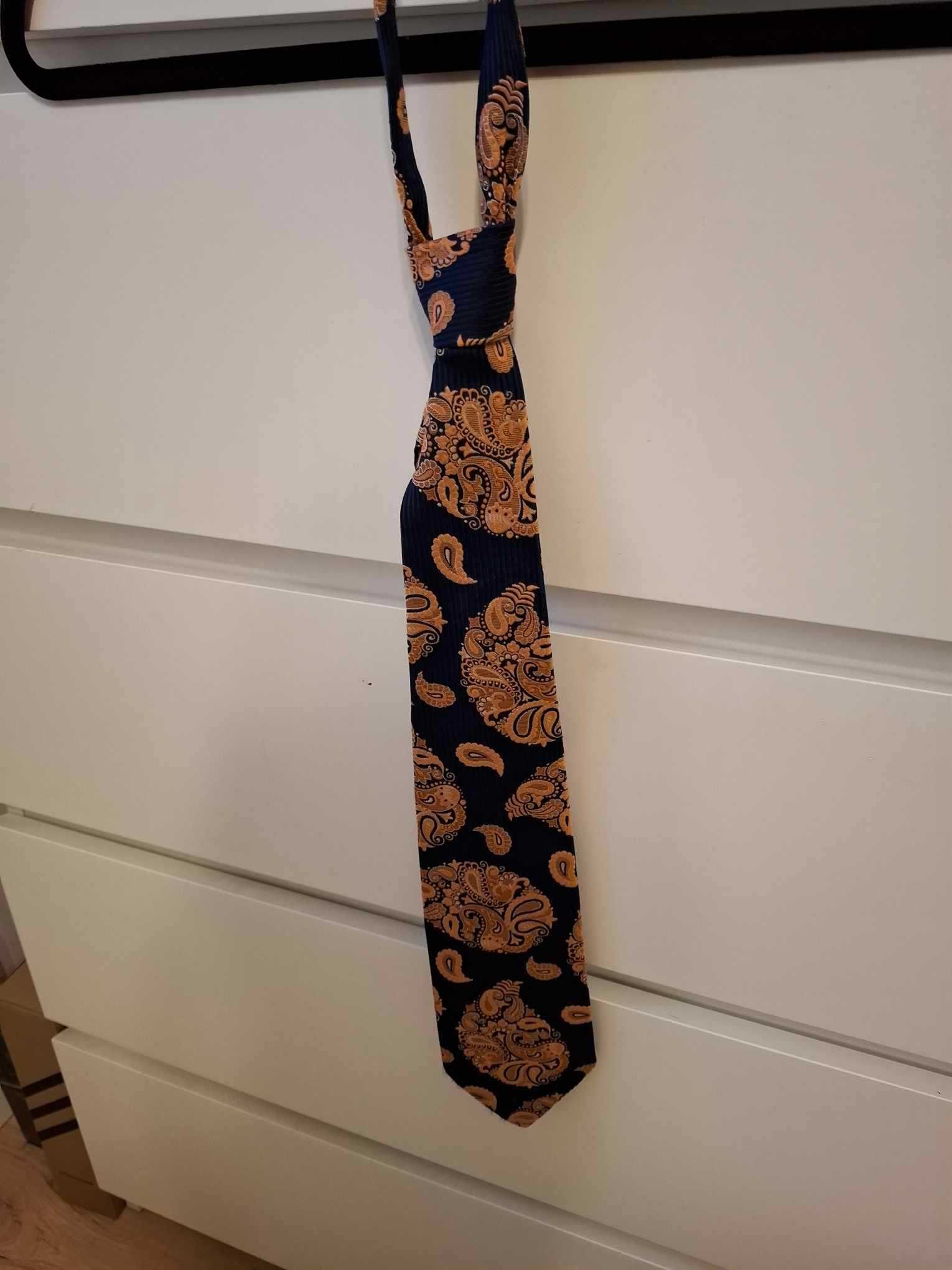 kolorowy granatowy krawat wzorzysty we wzór brązowy elegancki