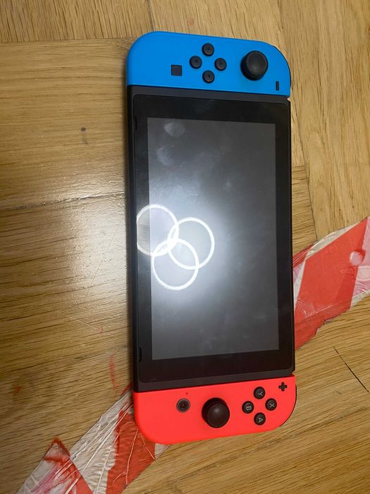 Nintendo Switch - stan bardzo dobry +3 gry +pokrowiec