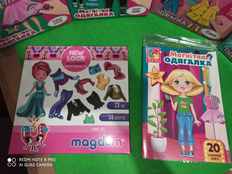 Магнітна одягалка NEW LOOK 23 магніта лялька одяг кукла куколка Magdum