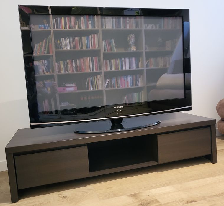 Szafka rtv z telewizorem