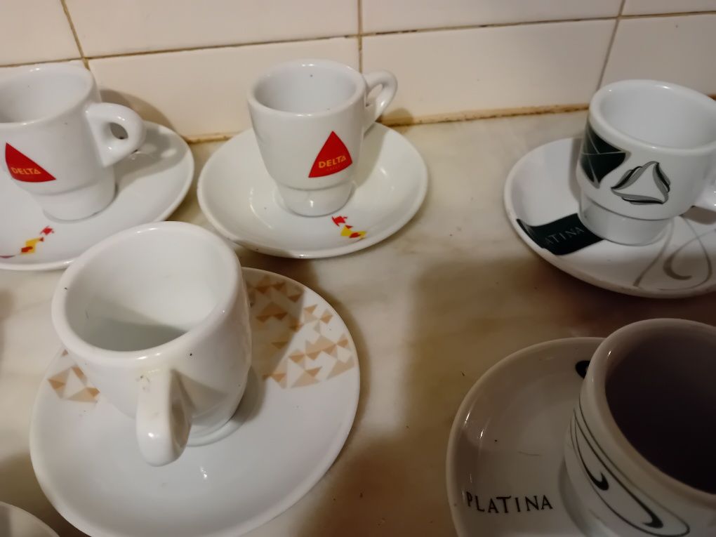 Conjunto de 11 Chávenas de Café Delta Diversas