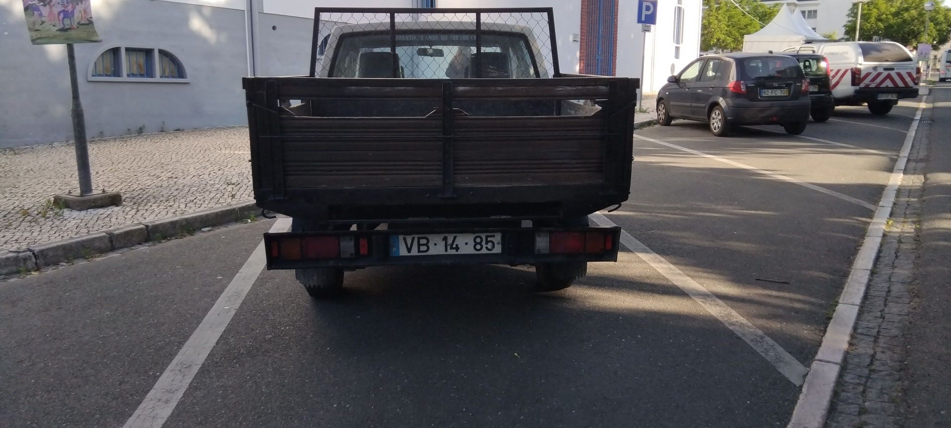 Vendo ou troco carrinha de 6 lugares