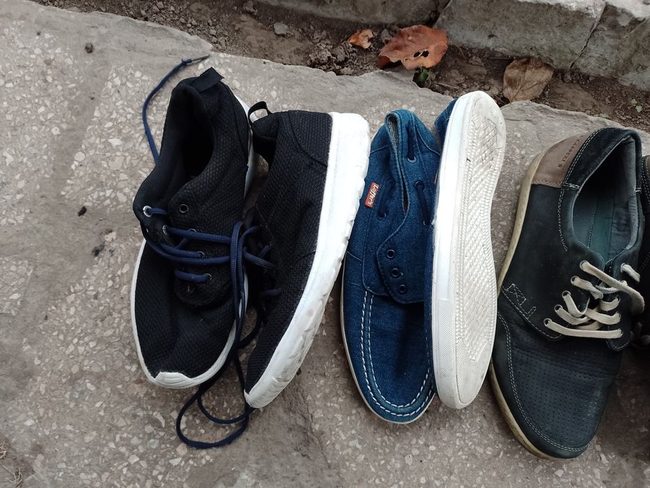 Взуття чотири пари 38,40,43