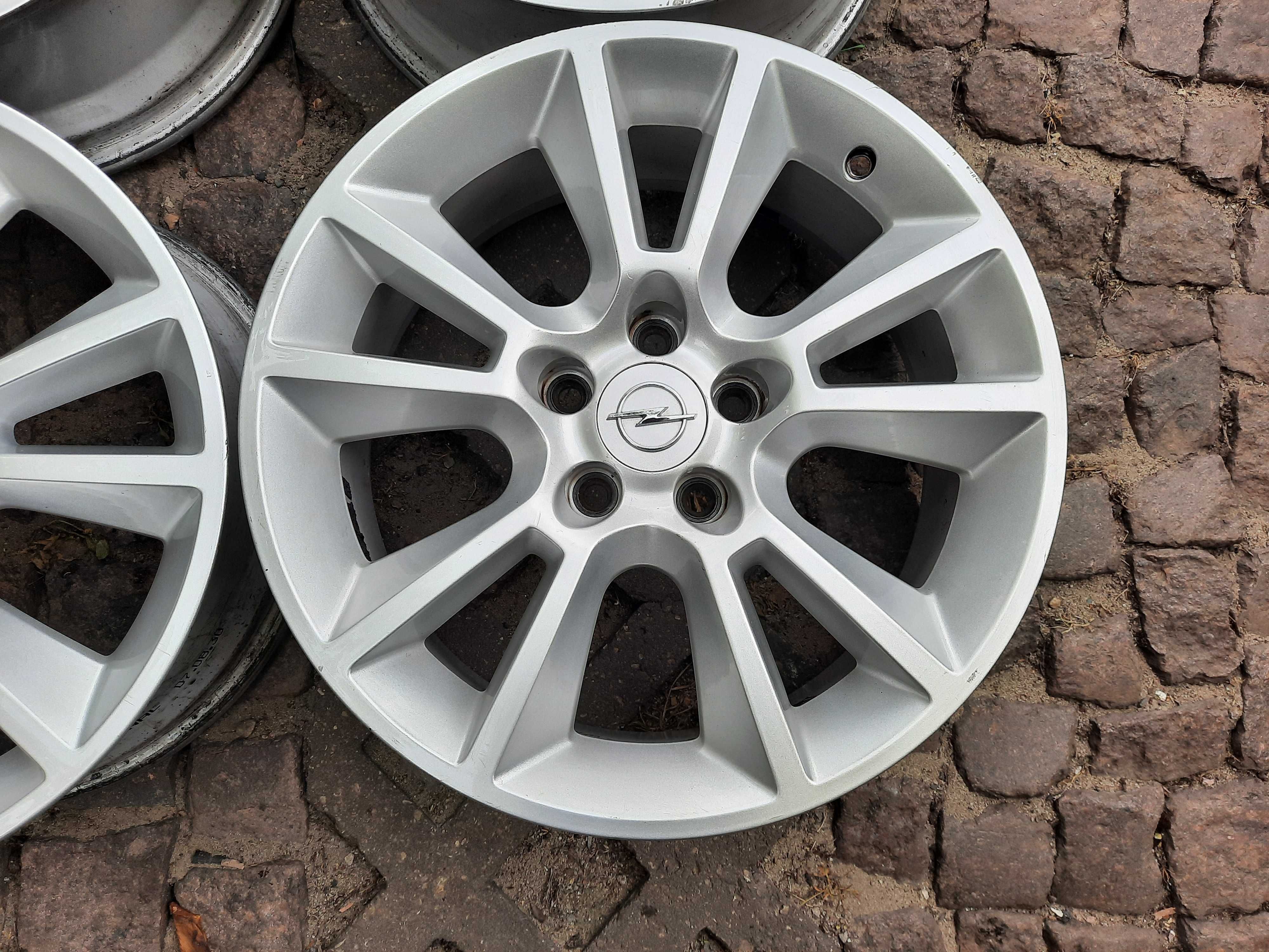 Oryginalne felgi aluminiowe OPEL 17" 5x110 Astra H Zafira B Meriva