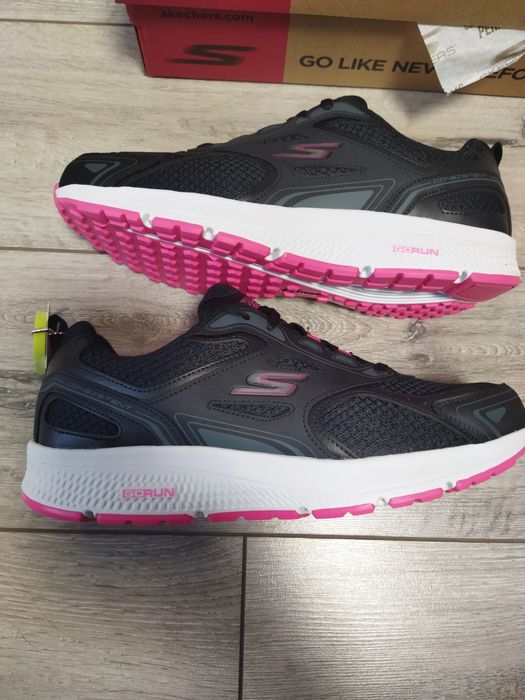 Кроссовки женские  Sketchers 41,5 р