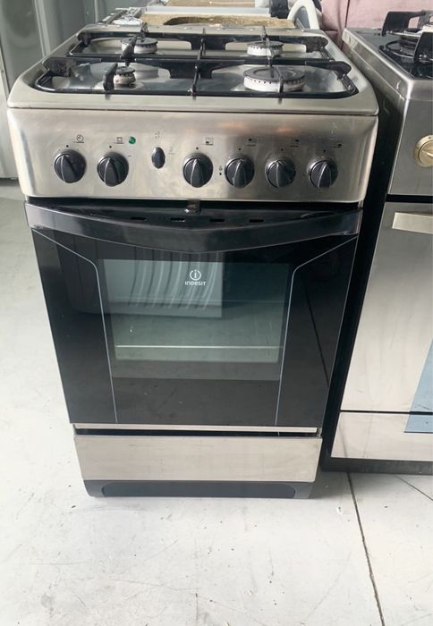 Суцільна газовий комплект з Німеччини. Indesit