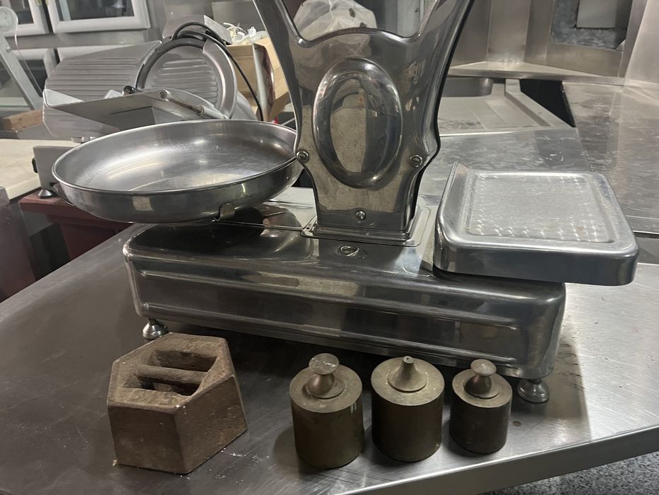 Balança antiga em inox com pesos MEDINES 20kg