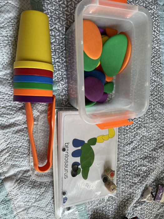 Монтессорі - гра з камінчиками , камінцями