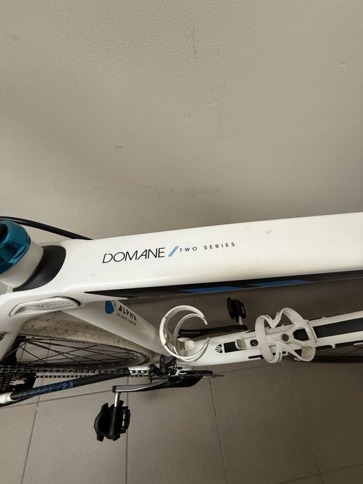 Rower szosowy Trek Domane 2.3
